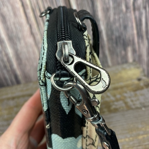 Sakroots Wristlet With Blue, Cream & Black Floral Print - Picture 4 of 7